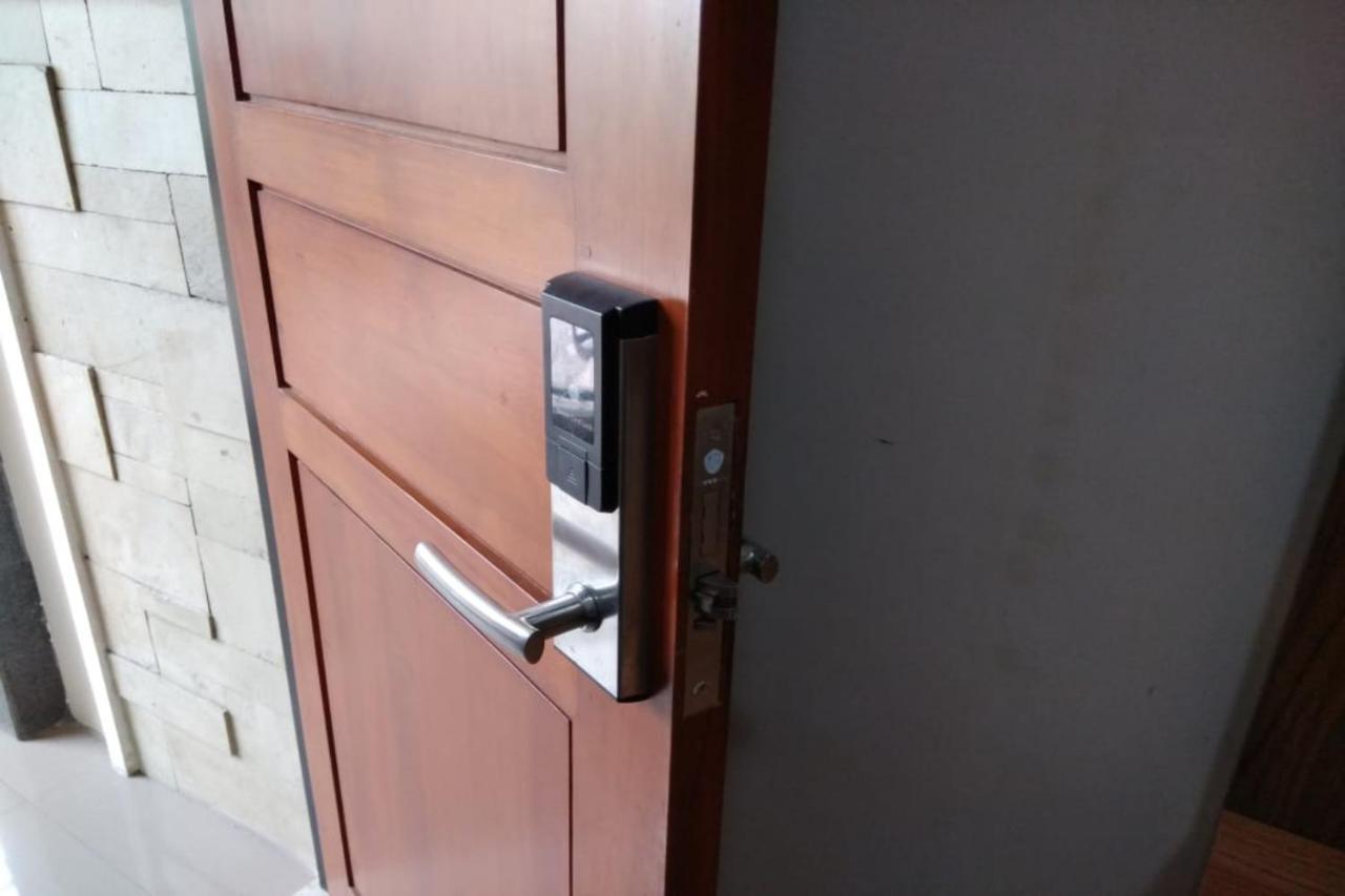 Oyo 2671 Wisma Djaja Syariah Bojonegoro Exterior foto